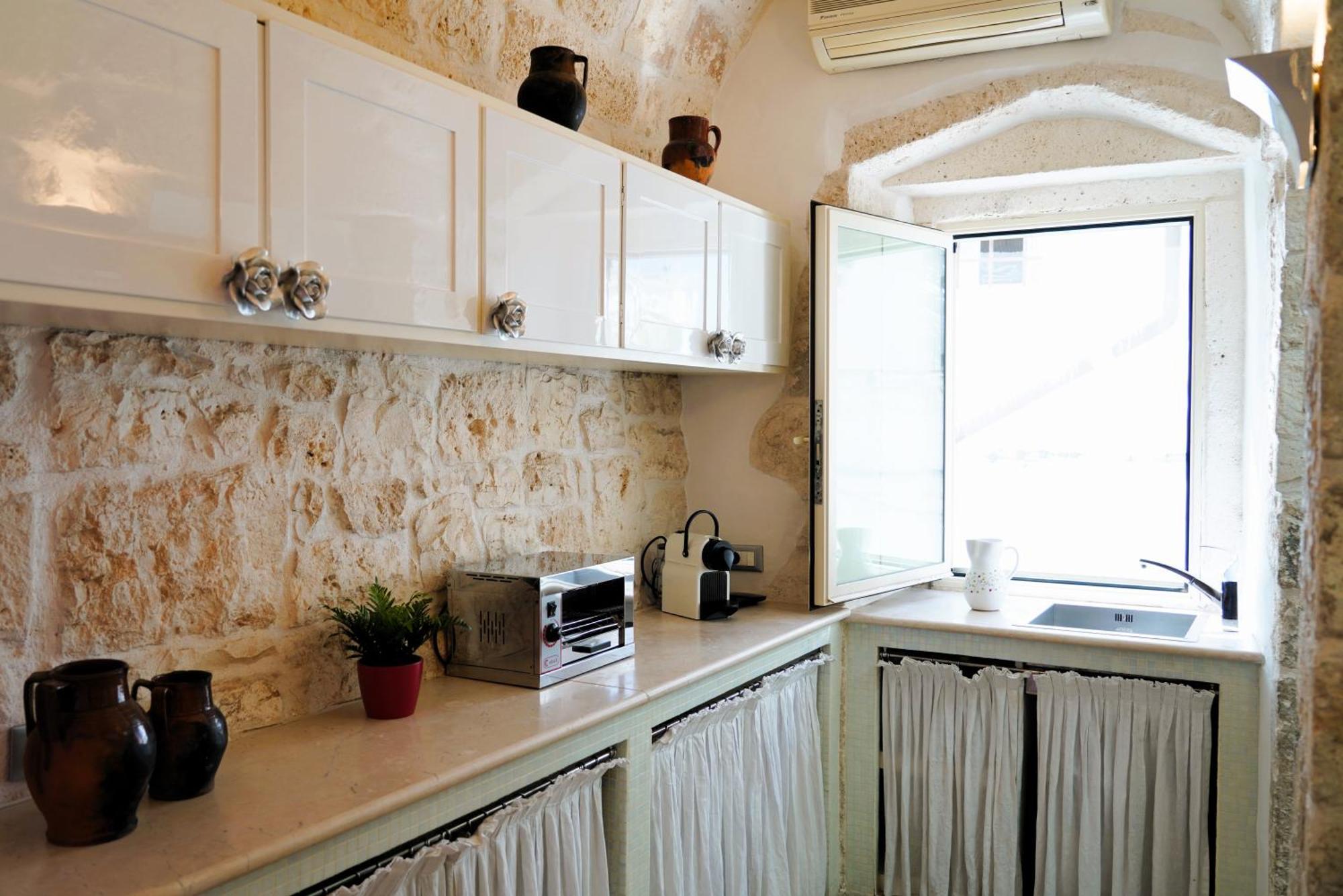 Dimora Lo Scrigno - Una Perla Nel Cuore Di Ostuni Exterior foto